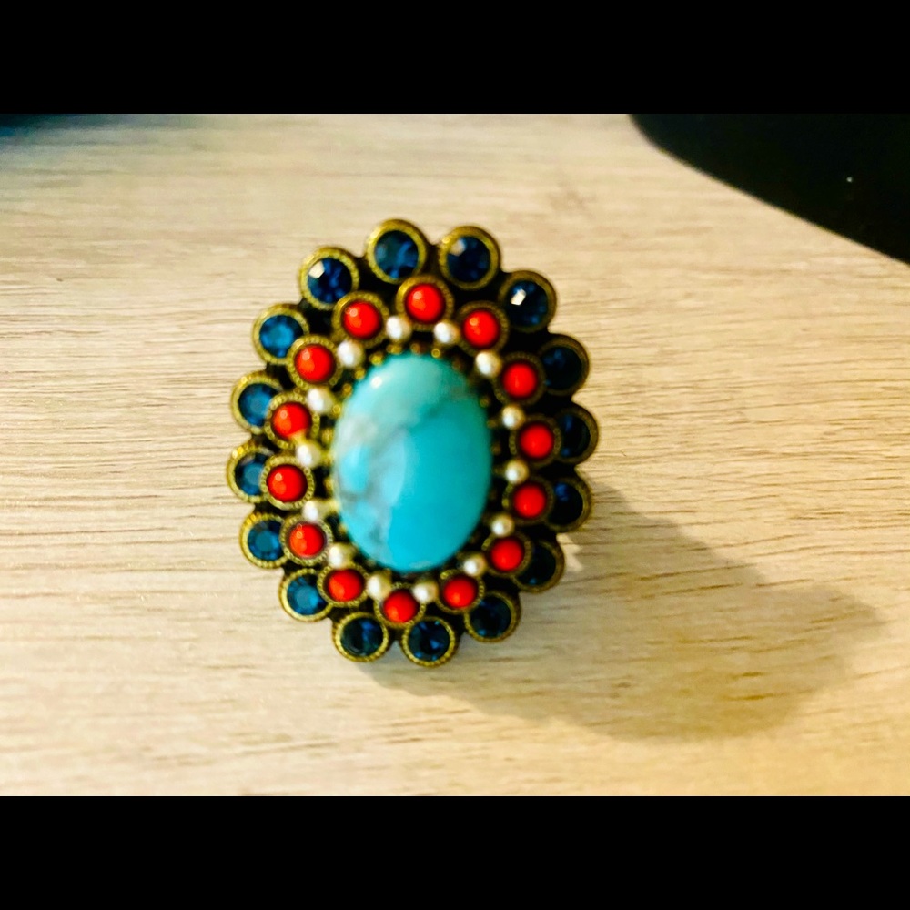 Adjustable stone ring